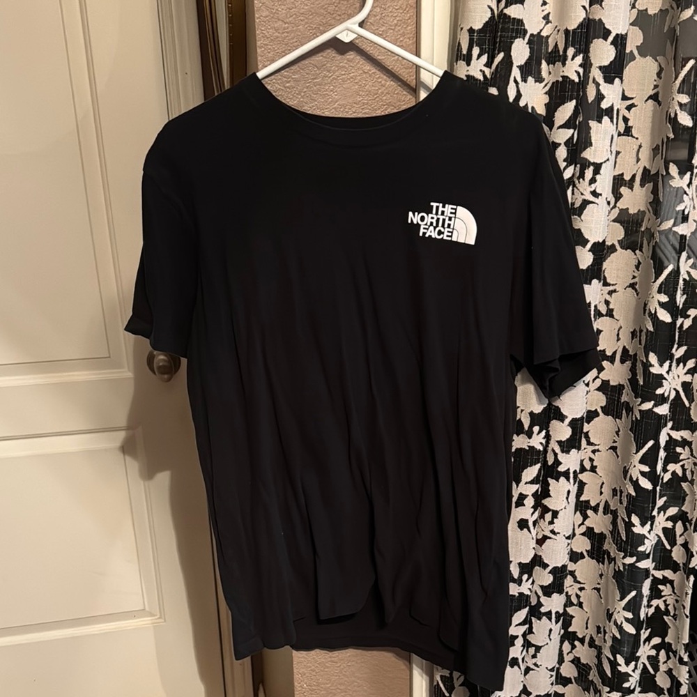 The North Face Essential Black Tee